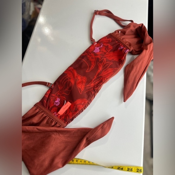 Maaji Sangria The Beverly Reversible Bikini Top in Viva La Vida in Medium - Picture 9 of 15